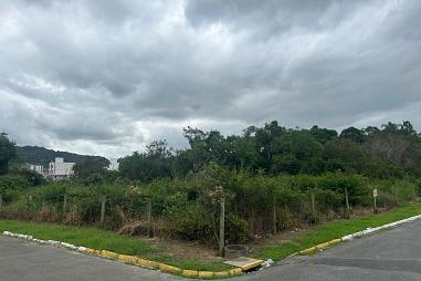 Lindo terreno bairro Santa Regina