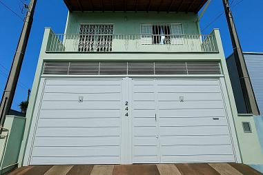 Sobrado com 03 Dormitórios