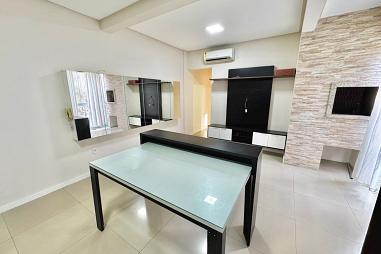 APARTAMENTO SEMI-MOBILIADO