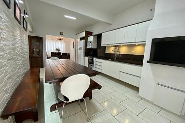 Ampla Casa com Ponto Comercial