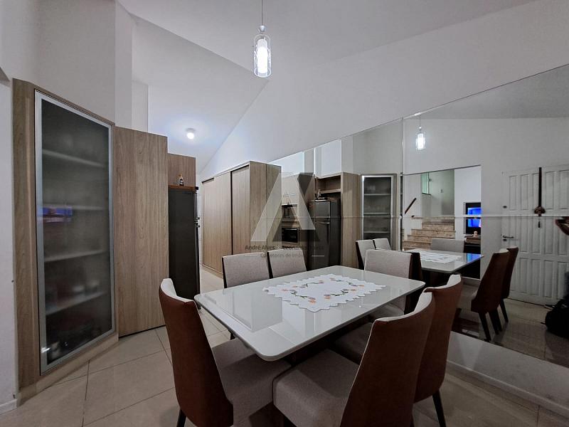 Sobrado com 03 Dormitórios — foto 3