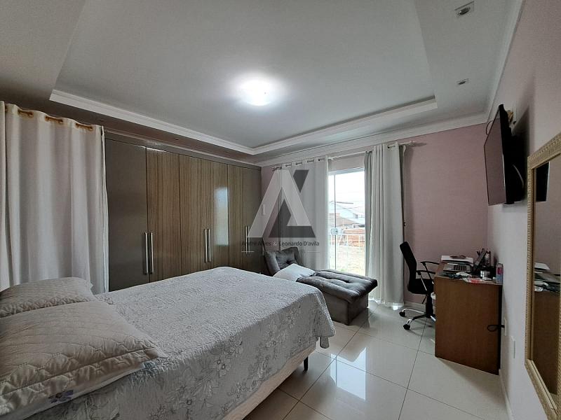 Sobrado com 03 Dormitórios — foto 9