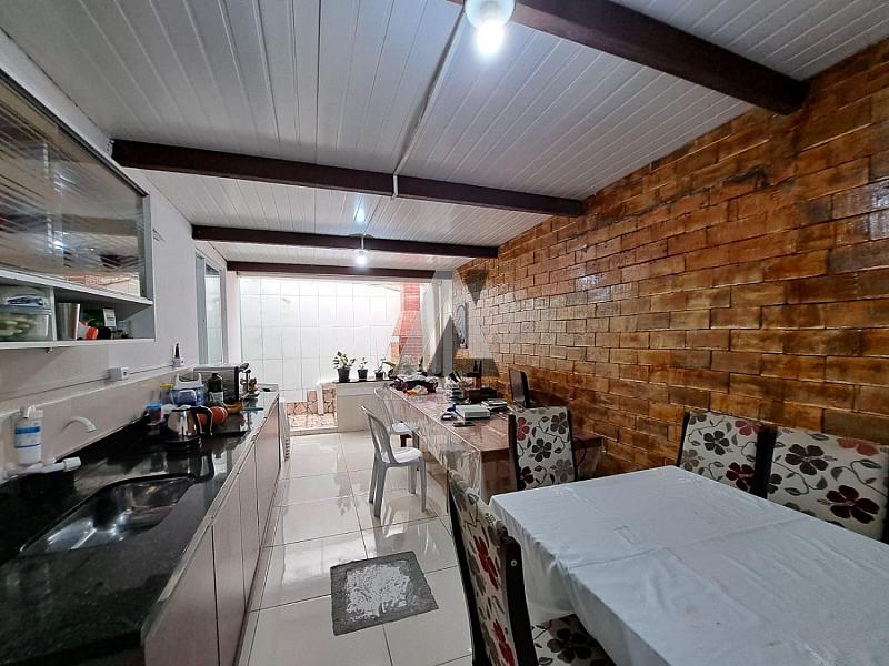 Sobrado com 03 Dormitórios — foto 7