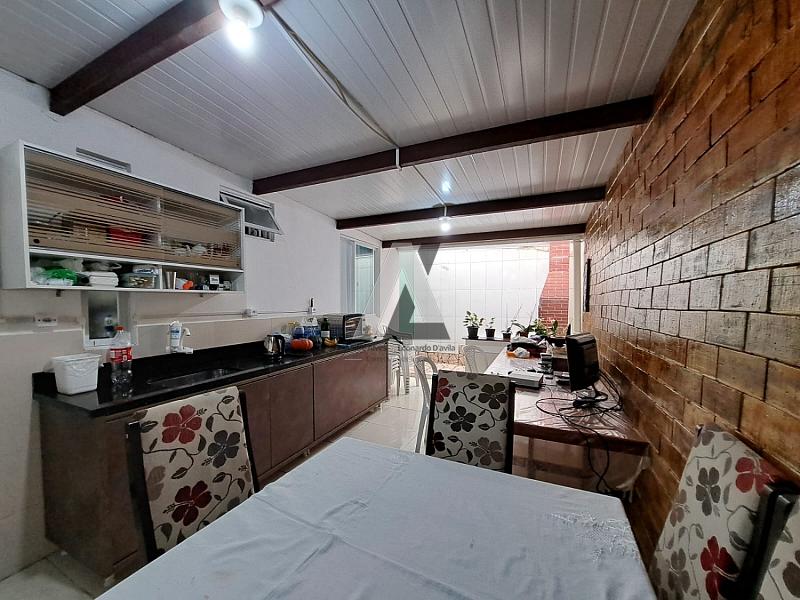 Sobrado com 03 Dormitórios — foto 8