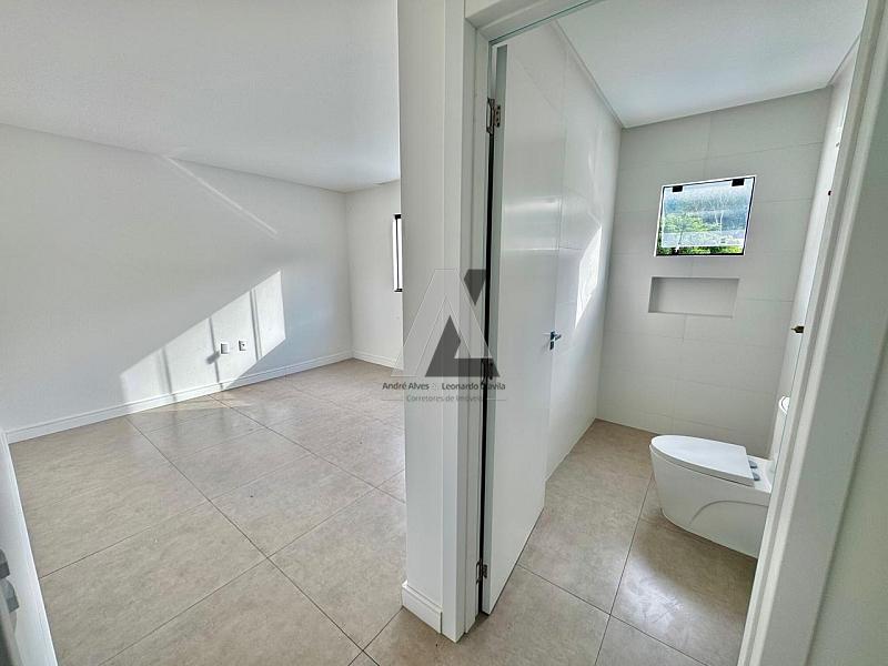 Lindo Sobrado no Rio Pequeno — foto 12