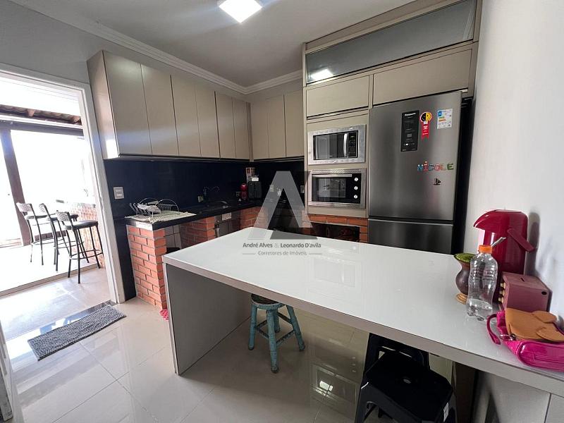 Sobrado no Bairro Santa Regina — foto 6