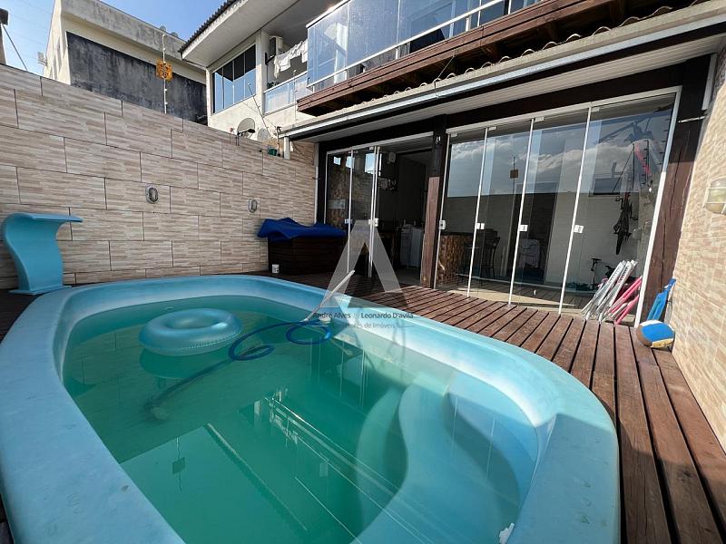 Sobrado no Bairro Santa Regina — foto 2