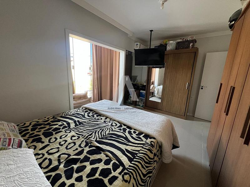 Sobrado no Bairro Santa Regina — foto 20