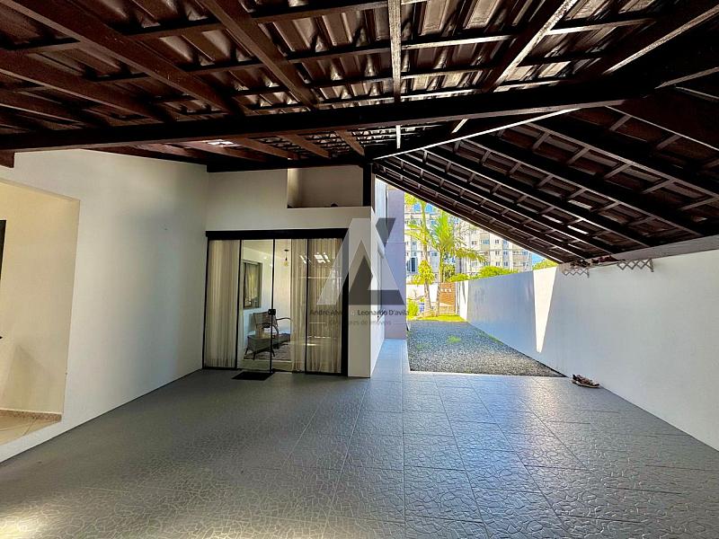 Linda casa no centro de Camboriú — foto 4