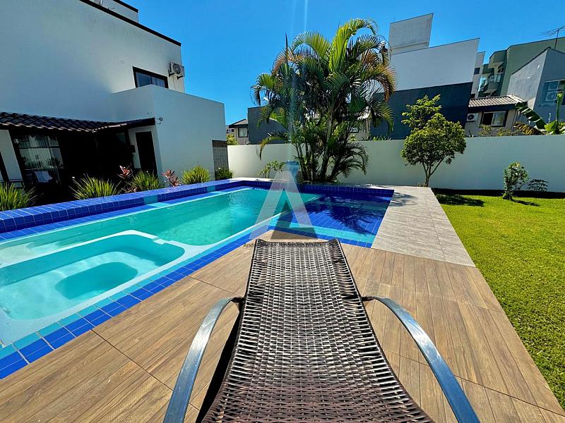 Linda casa no centro de Camboriú — foto 9