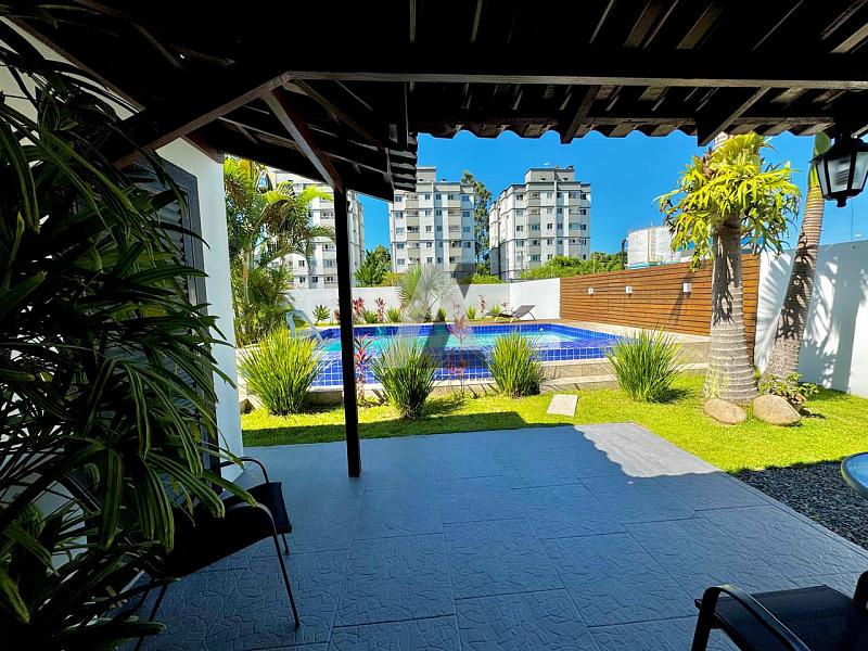 Linda casa no centro de Camboriú — foto 11