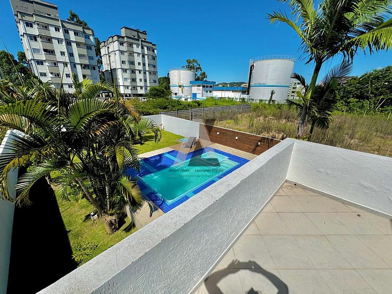 Linda casa no centro de Camboriú — foto 24