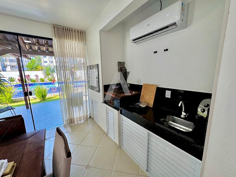 Linda casa no centro de Camboriú — foto 16