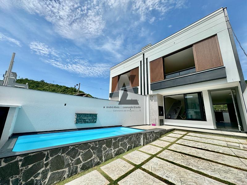 Amplo Sobrado Alto Padrão — foto 2