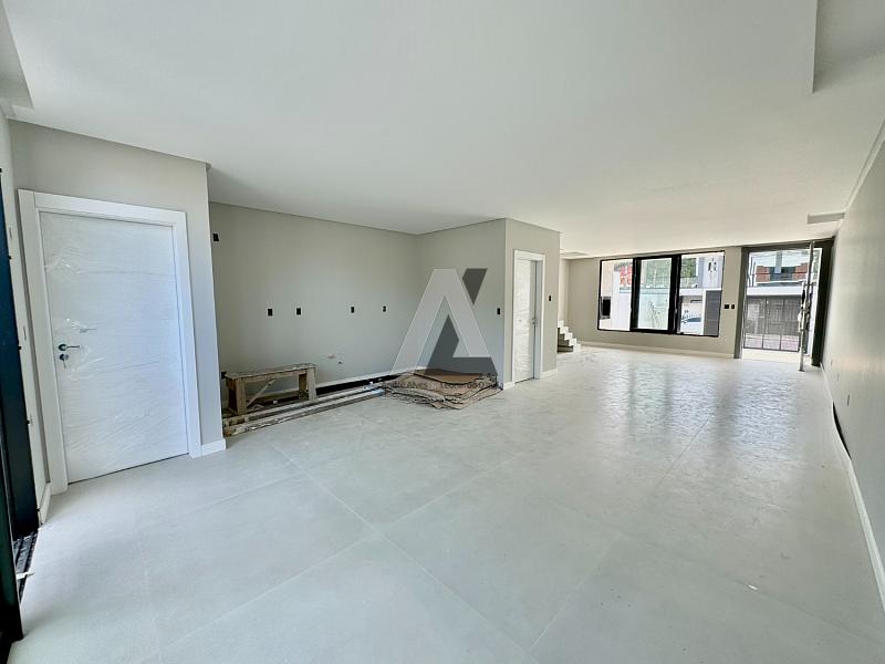 Amplo Sobrado Alto Padrão — foto 8