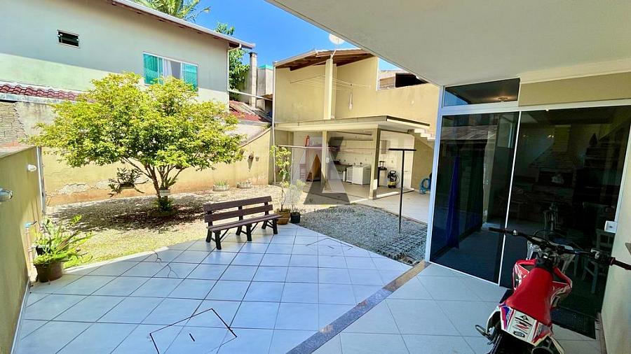 Linda Casa no Centro — foto 8