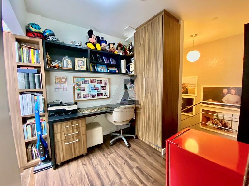 Lindo Sobrado em Condomínio Centro — foto 25