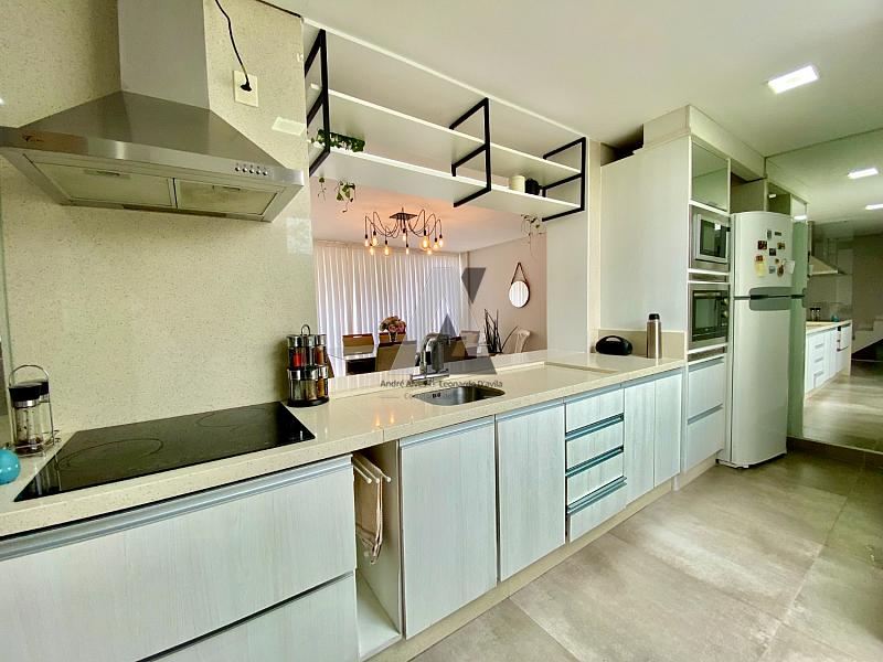 Amplo Sobrado em Condomínio — foto 12