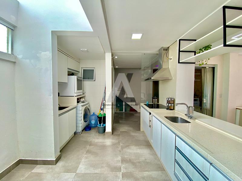 Amplo Sobrado em Condomínio — foto 13