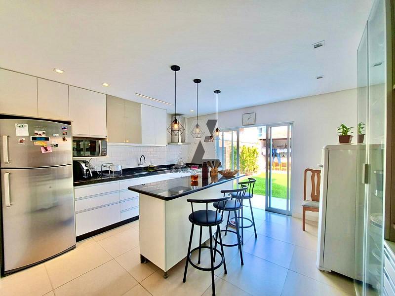 Sobrado Diferenciado no Centro — foto 4