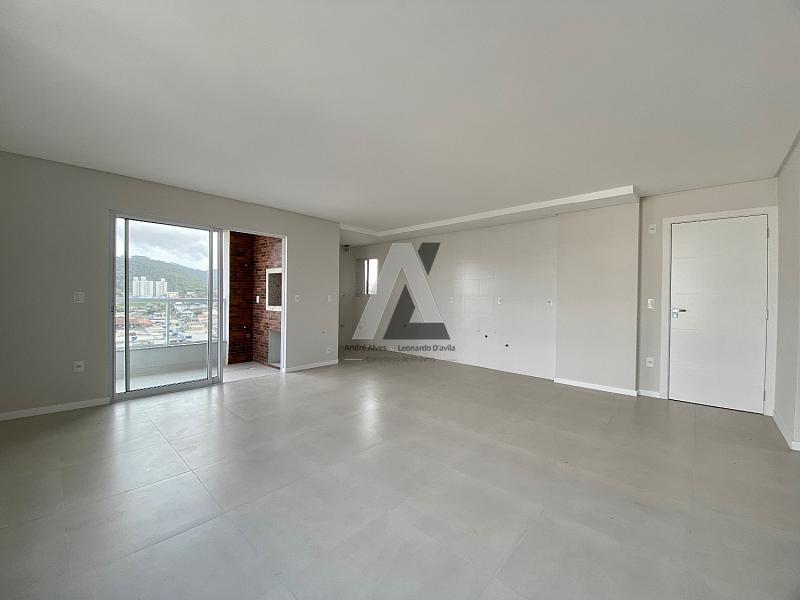 Ampla Cobertura em Camboriú — foto 4