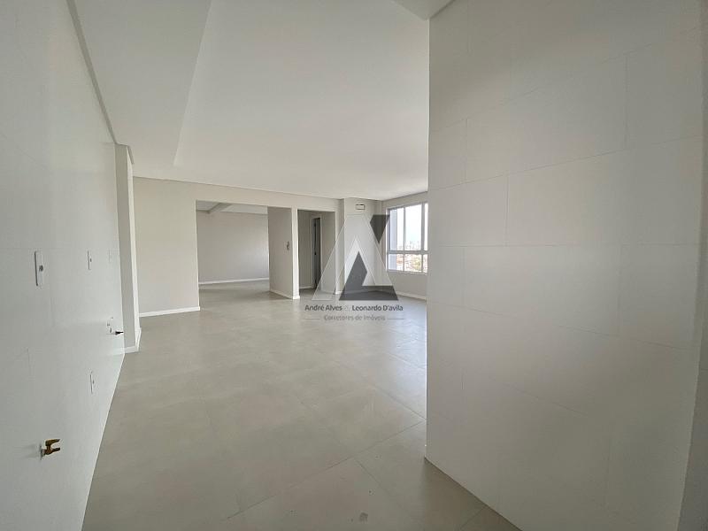 Ampla Cobertura em Camboriú — foto 3