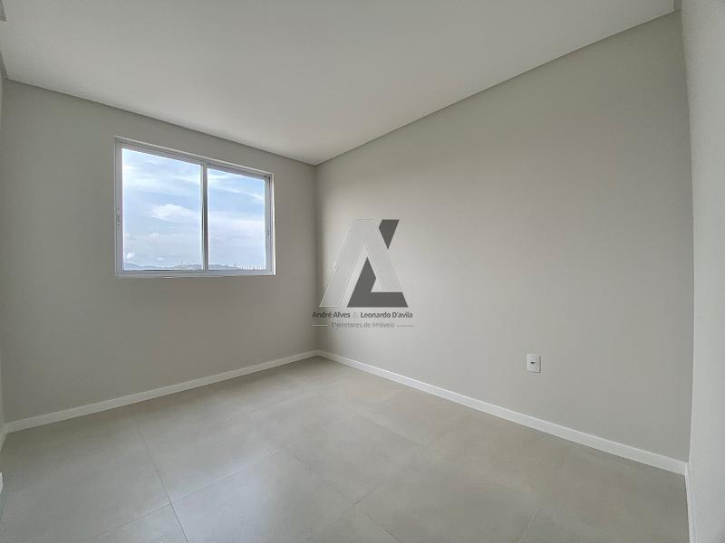 Ampla Cobertura em Camboriú — foto 13