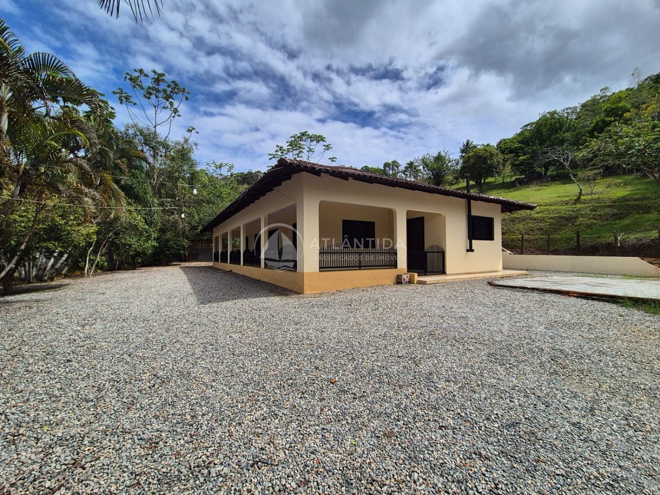 Casa com 3 dormitórios Varzea do Ranchinho Camboriu