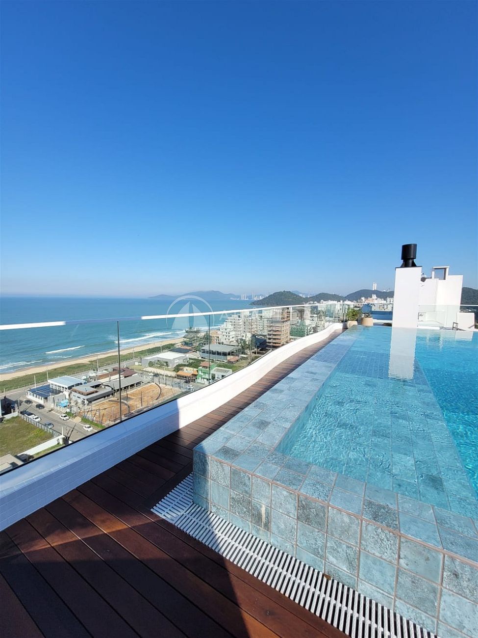 Apartamento 4 suítes e 4 gragens na Praia Brava