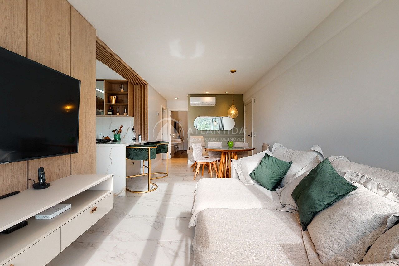 Apartamento com 2 suítes na Praia Brava