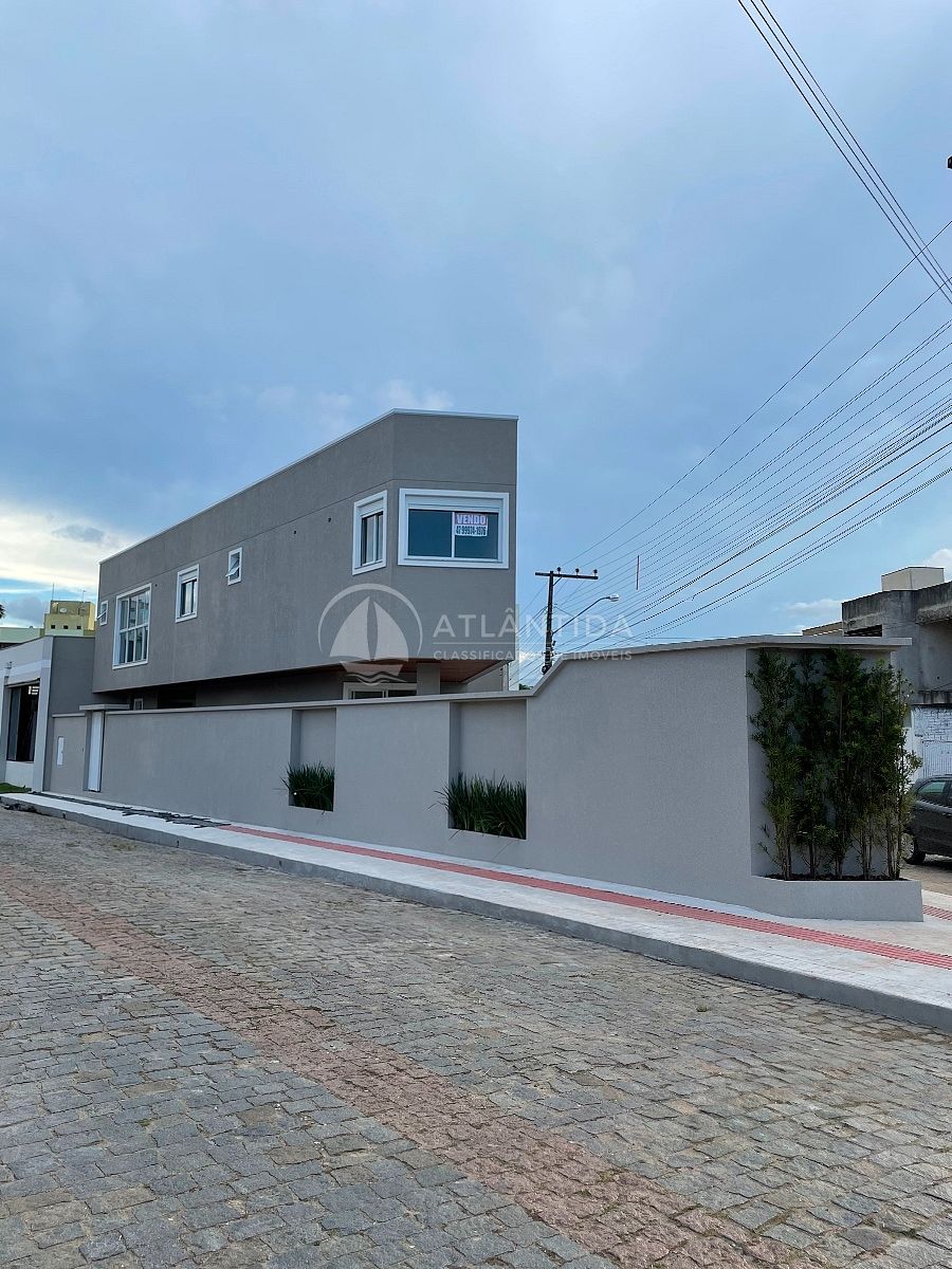 Casa 03 Dormitórios + Espaço gourmet e piscina - Centro - Camboriú