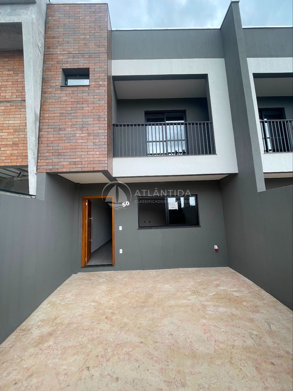 Sobrado 3 dormitórios - Areias - Camboriú