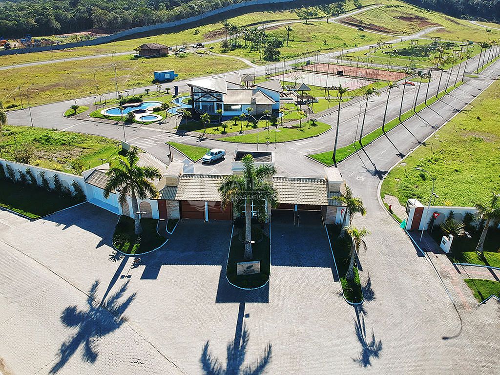 Terrenos no Condomínio Parque do Lago - Camboriú