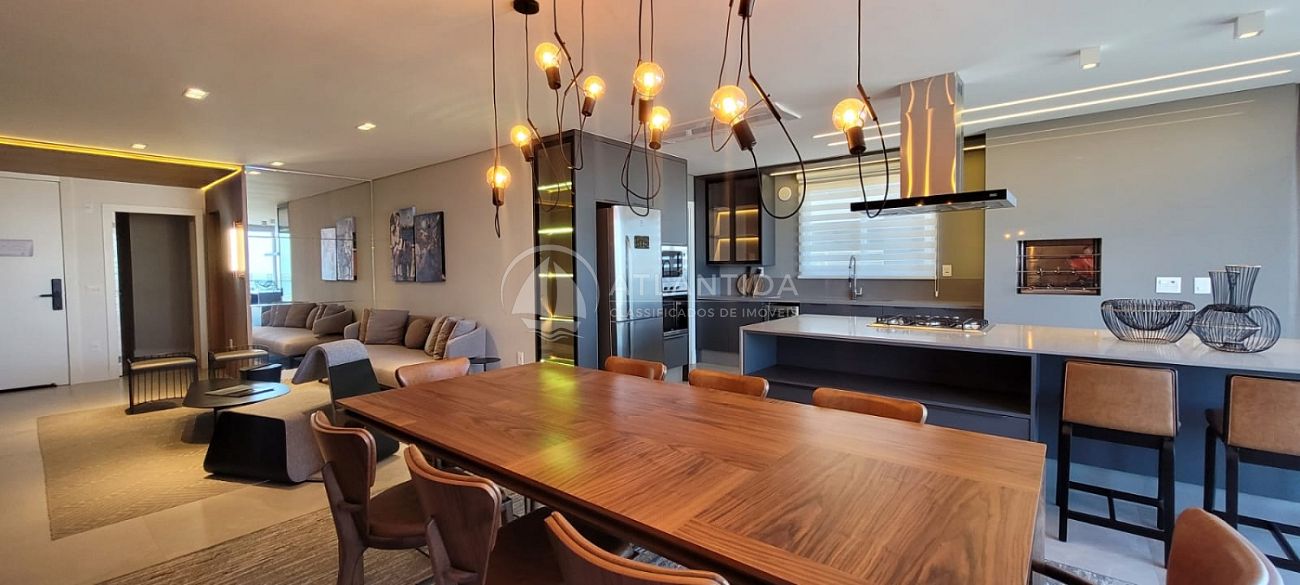 Apartamento 4 suítes na Praia Brava