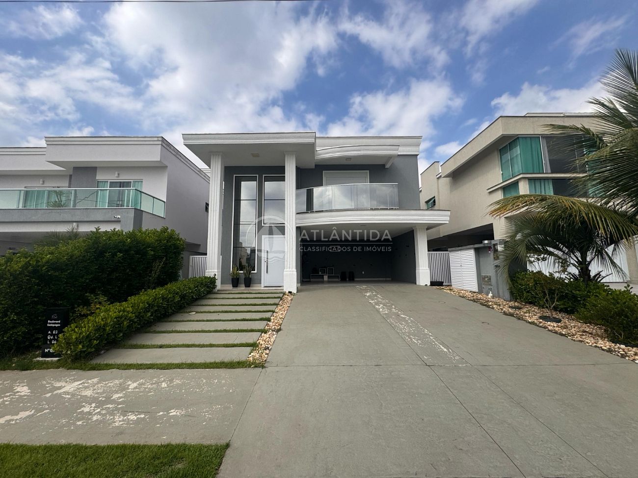 Casa duplex alto padrão no condomínio Caledônia Private Village, Camboriú!