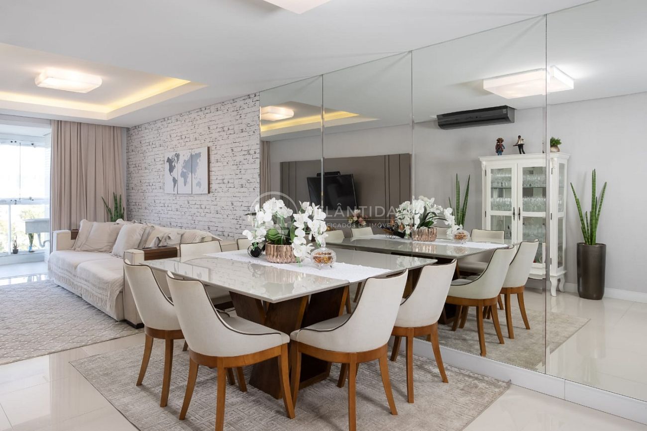 Apartamento 1 suíte + 2 dorm na Praia Brava