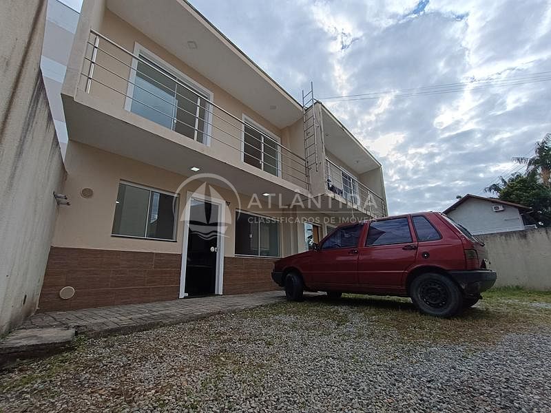 Sobrado 2 dormitórios e 2 vagas - Rio Pequeno - Camboriú