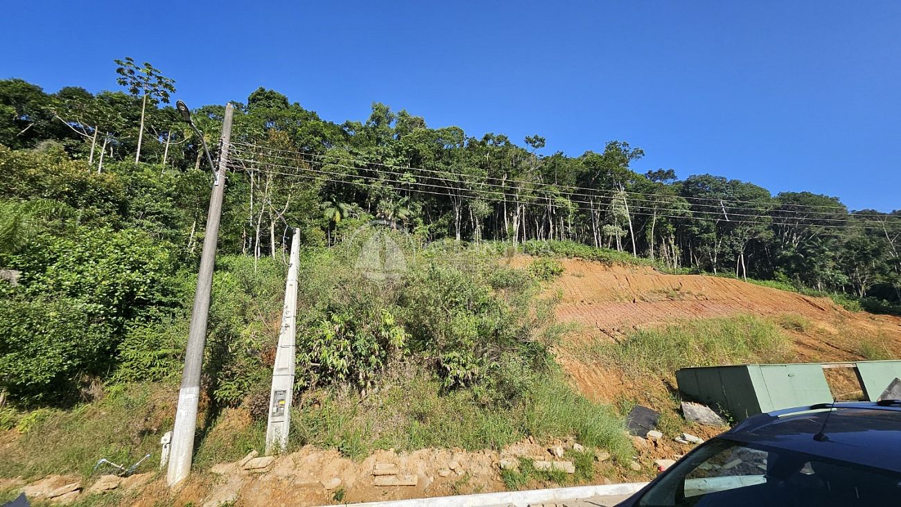 Terreno em Condomínio Fechado