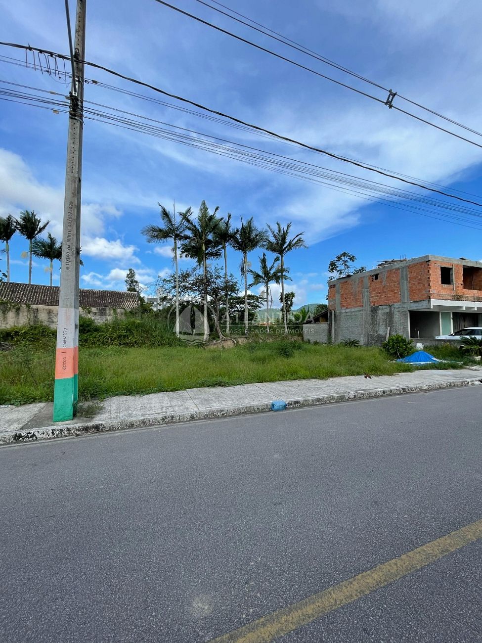 Terreno com 311,40m² - Santa Regina VII - Camboriú