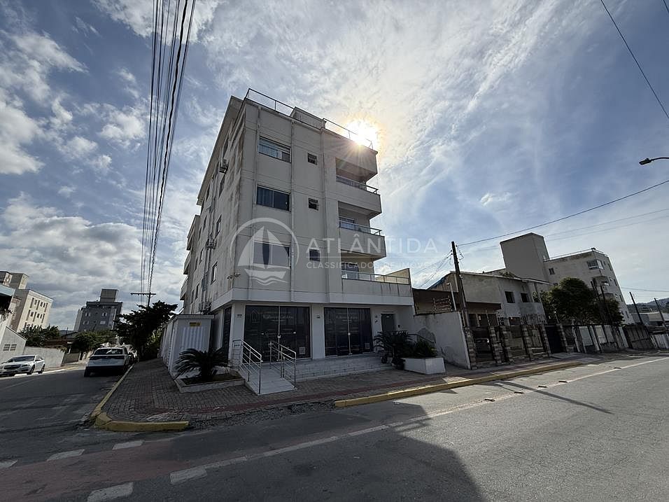 Apartamento com 2 dormitórios no bairro Areias - Camboriú