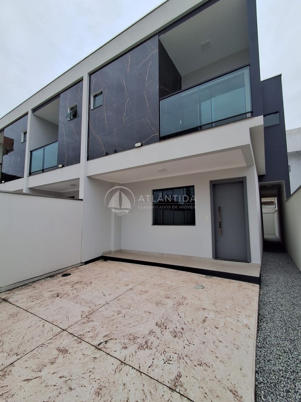 Sobrado com 3 suítes - Rio Pequeno - Camboriú