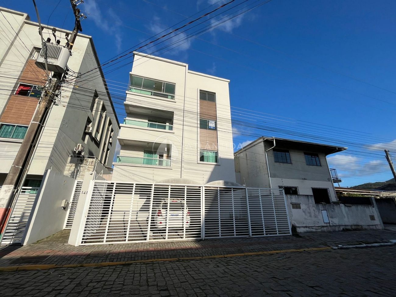 Apartamento com 2 dormitórios em Camboriú