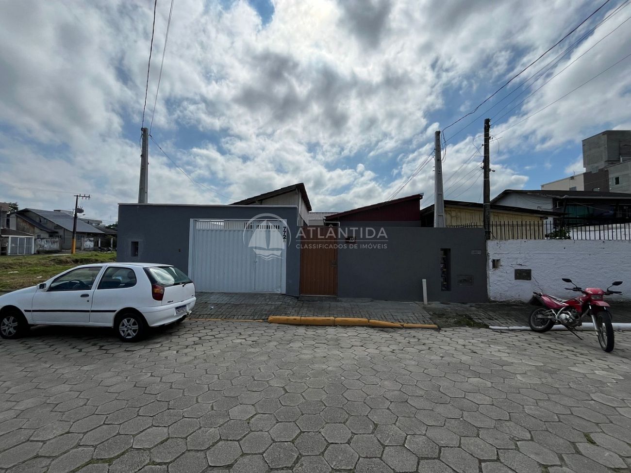 Loft com 1 dormitório no Santa Regina