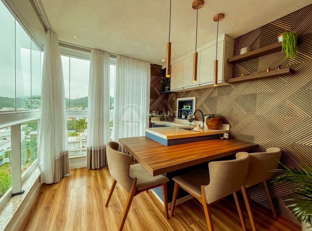 Apartamento 1 suíte + 1 dorm. na Praia Brava