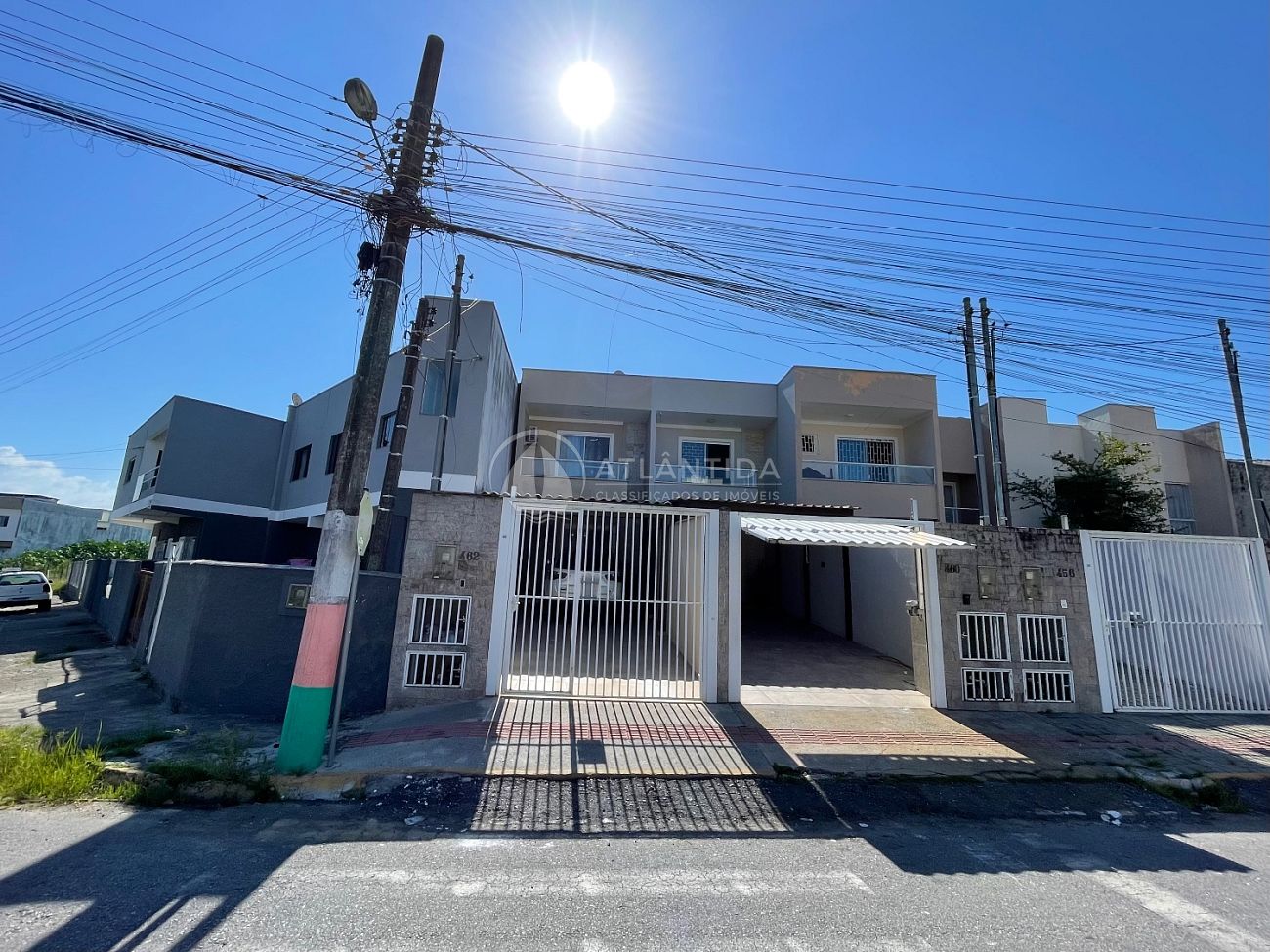 Sobrado 2 dormitórios e 2 vagas - Santa Regina - Camboriú!