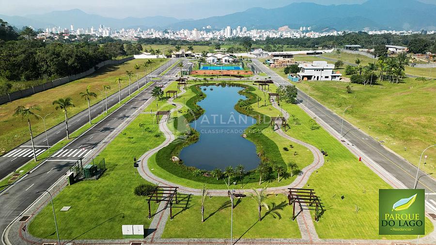 Terreno com 438,66m� - Condom�nio Parque do Lago - Cambori� 1