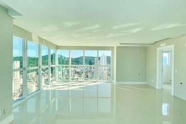 Apartamento com 4 quartos à venda, 140m², 3 banheiros, 3 garagens - Centro - Balneário Camboriú