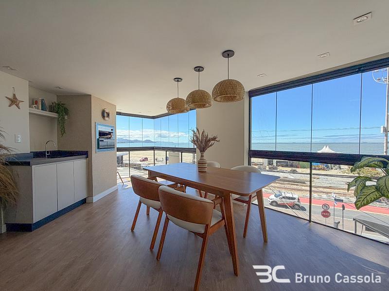 FRENTE MAR - FINAMENTE MOBILIADO, DECORADO E EQUIPADO 2