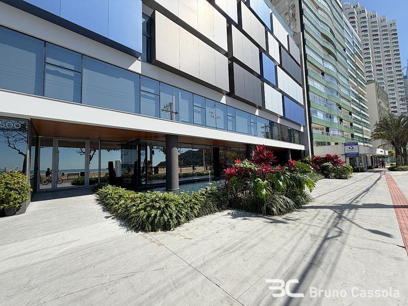 FRENTE MAR - ANDAR ALTO 15