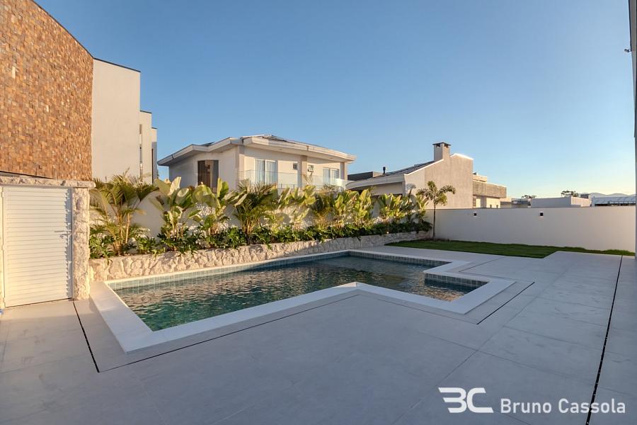 NOVA COM PISCINA, DIFERENCIADA 3